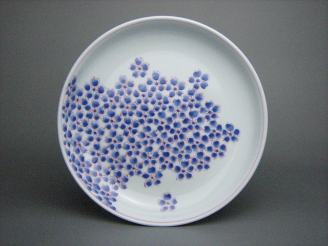 画像1: 六寸深皿・桜絵ブルー